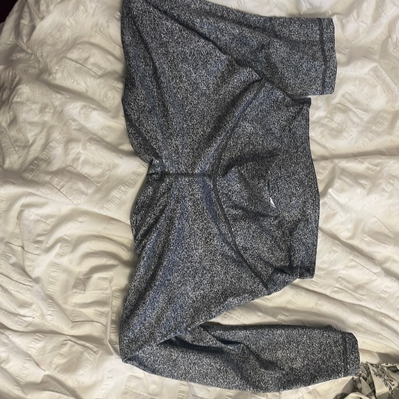 Lululemon leggings for jogging and gym - Picture 1 of 4